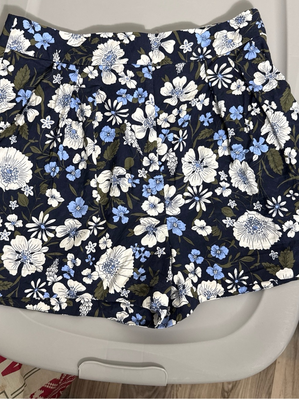 Veronica Beard Navy Floral High-Waist Shorts Linen Blend.